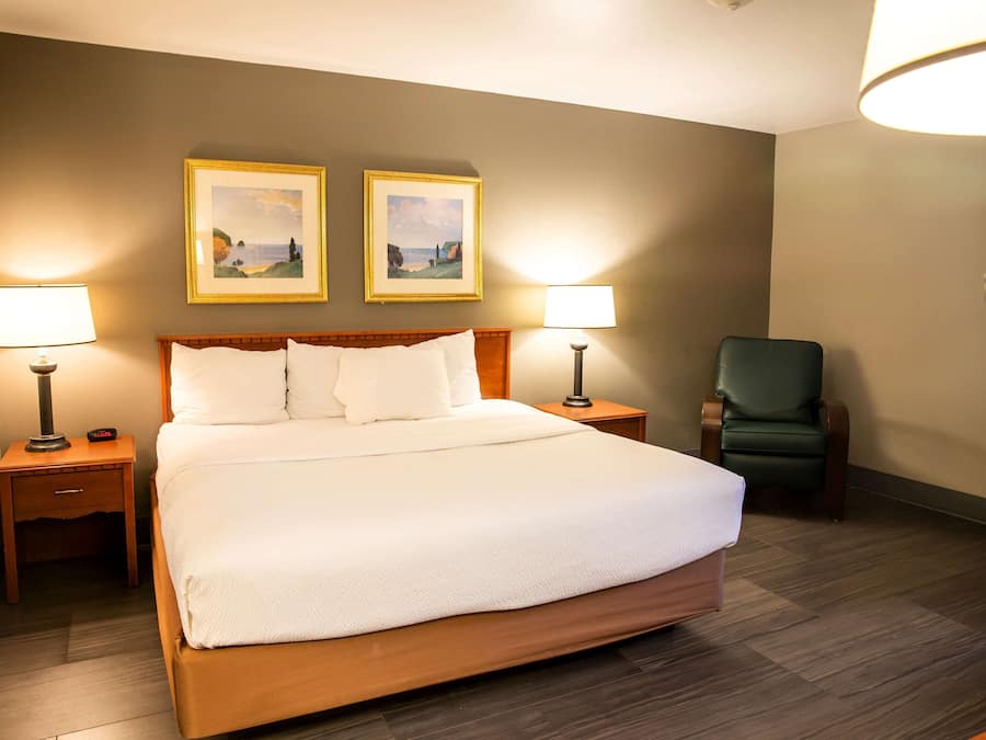 Hypoallergeen beddengoed, pillowtop-bedden, een bureau