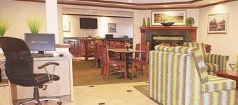 La Quinta Inn Milwaukee West Brookfield