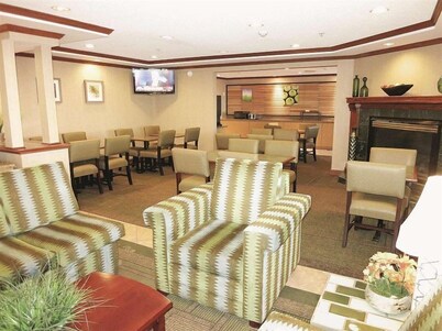 La Quinta Inn Milwaukee West Brookfield