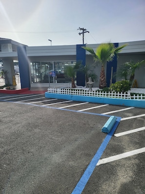 Fachada de la propiedad