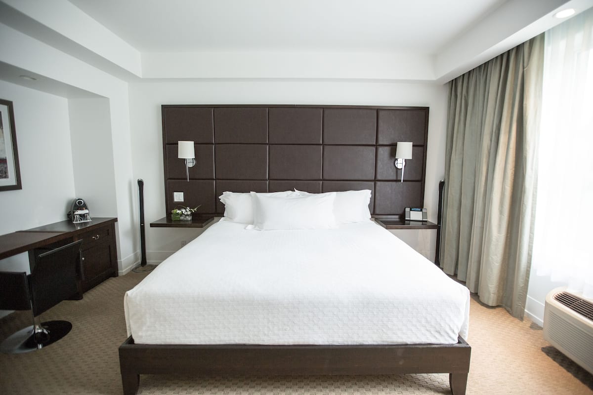 Loft Urbania, 1 king Bed (Business Lounge Access) | 1 bedroom, premium bedding, minibar, in-room safe