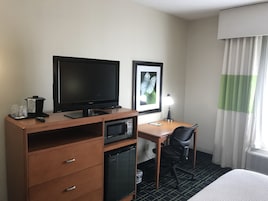 Ropa de cama de alta calidad, escritorio, cortinas opacas