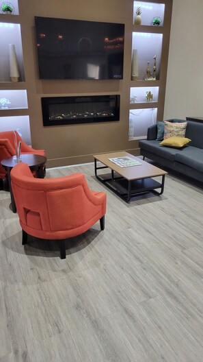 Lobby - Comfort Suites Cumming-Atlanta near Northside Hospital Forsyth (Cumming)