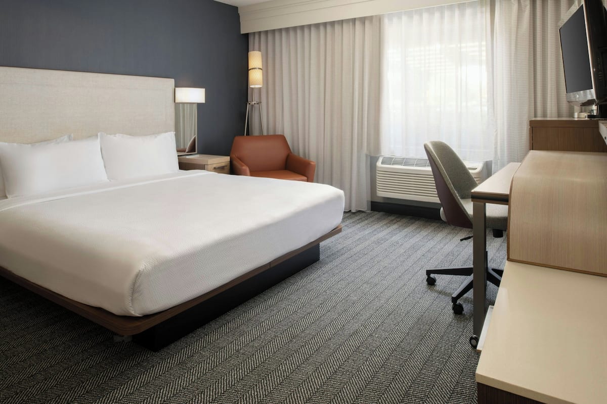 Room, 1 King Bed with Sofa bed, Non Smoking