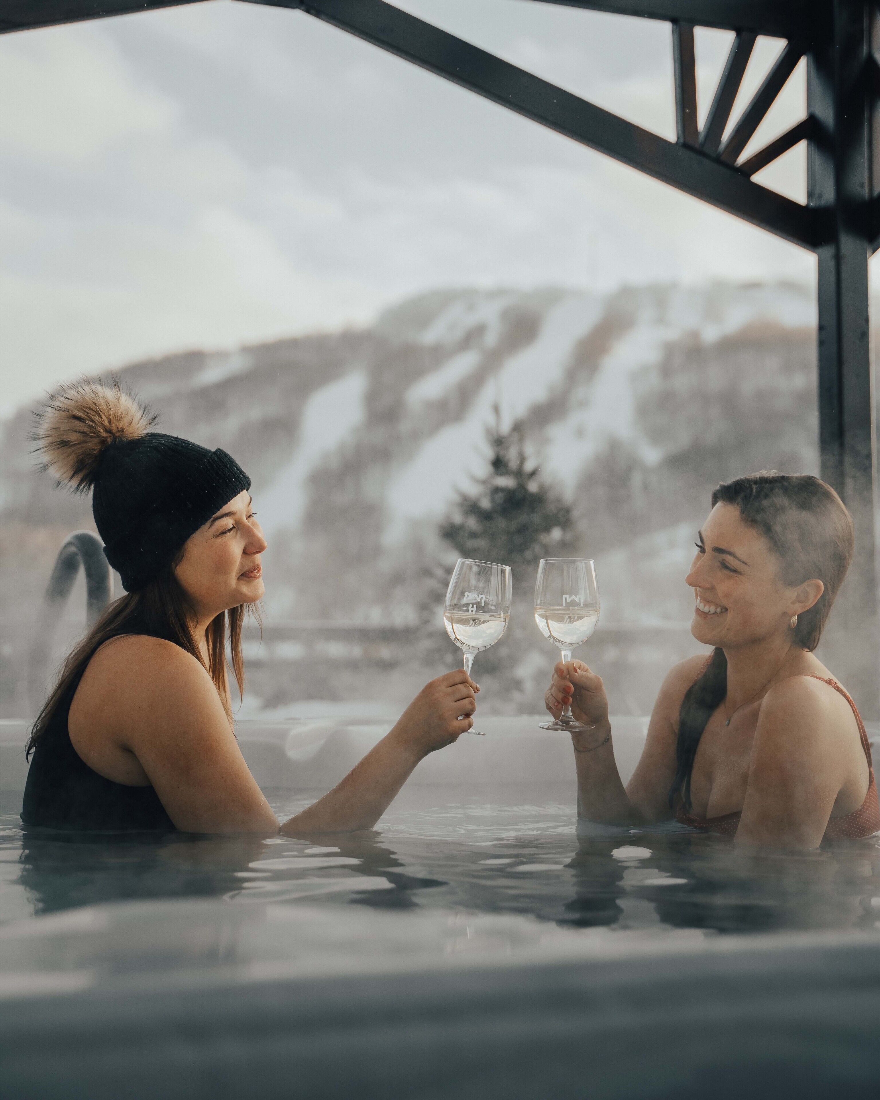 Piscine couverte, piscine extérieure (ouverte en saison)