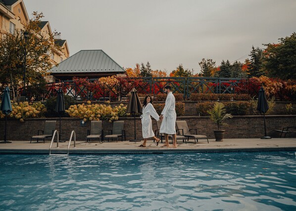 Piscine couverte, piscine extérieure (ouverte en saison)