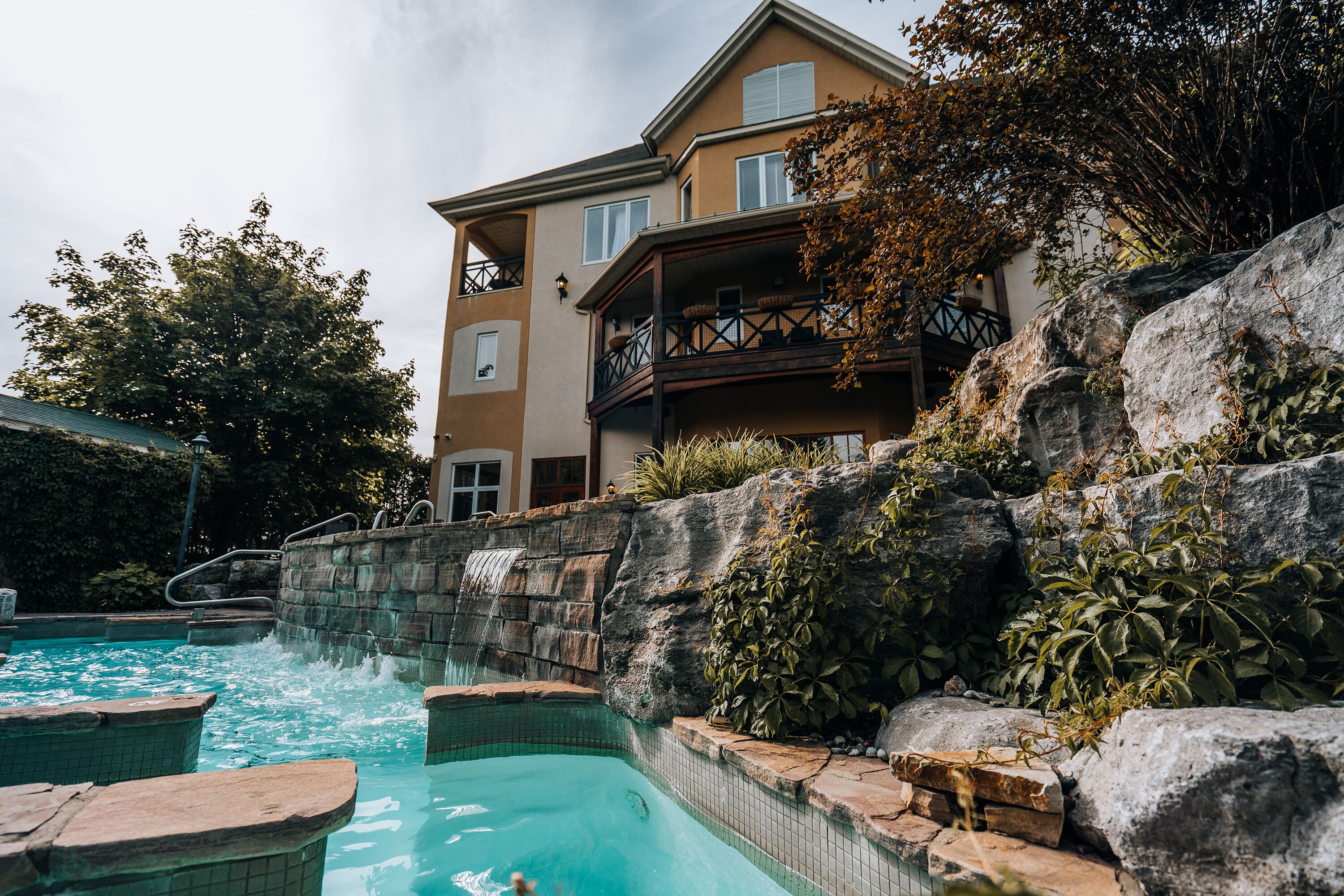 Bain à remous, hammam, salles de massage et de soins