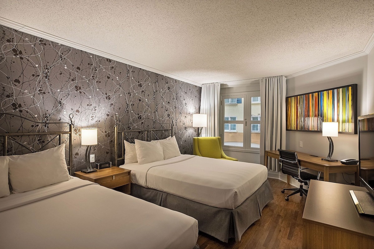 Comfort Room, 2 Queen Beds
