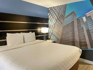 Suite, 1 King Bed with Sofa bed, Non Smoking | Egyptian cotton sheets, premium bedding, pillowtop beds, in-room safe