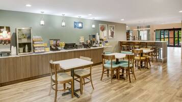 Desayuno continental incluido todos los días