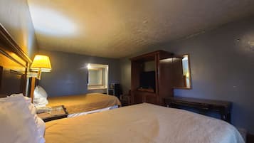 Bureau, rideaux occultants, fer et planche Ă repasser, Wi-Fi gratuit