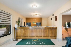 Lobby - Quality Inn & Suites Mt Chalet (Clayton)
