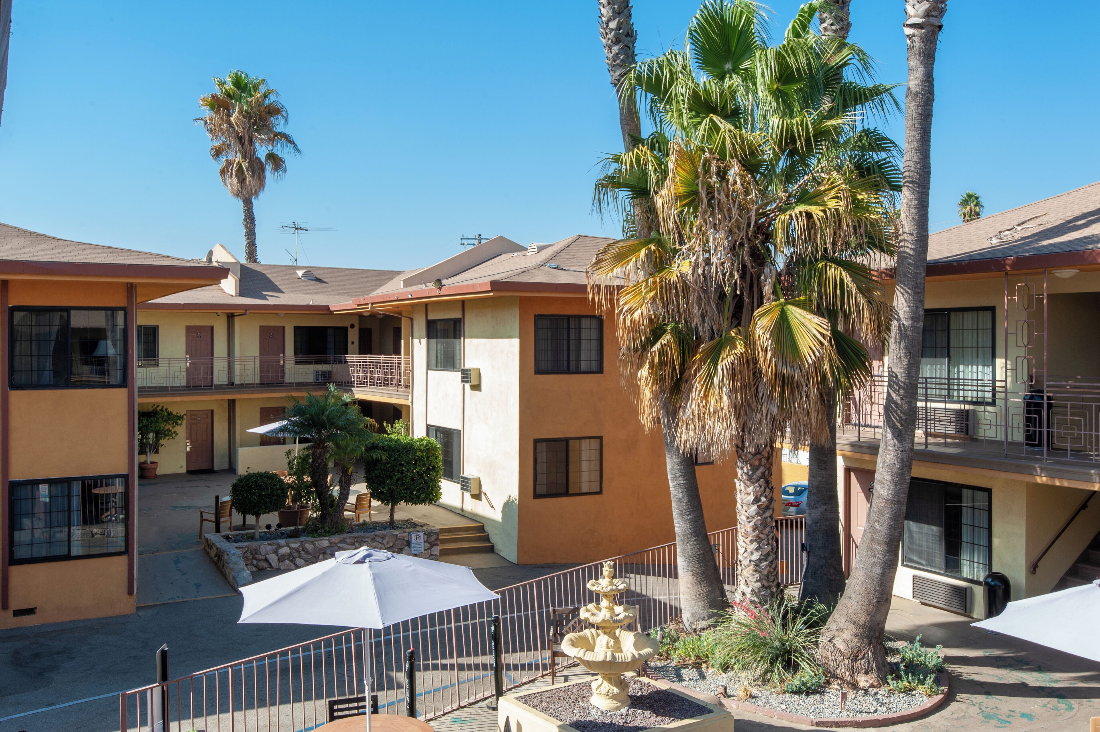 Photo - Studio City Court Yard Hotel