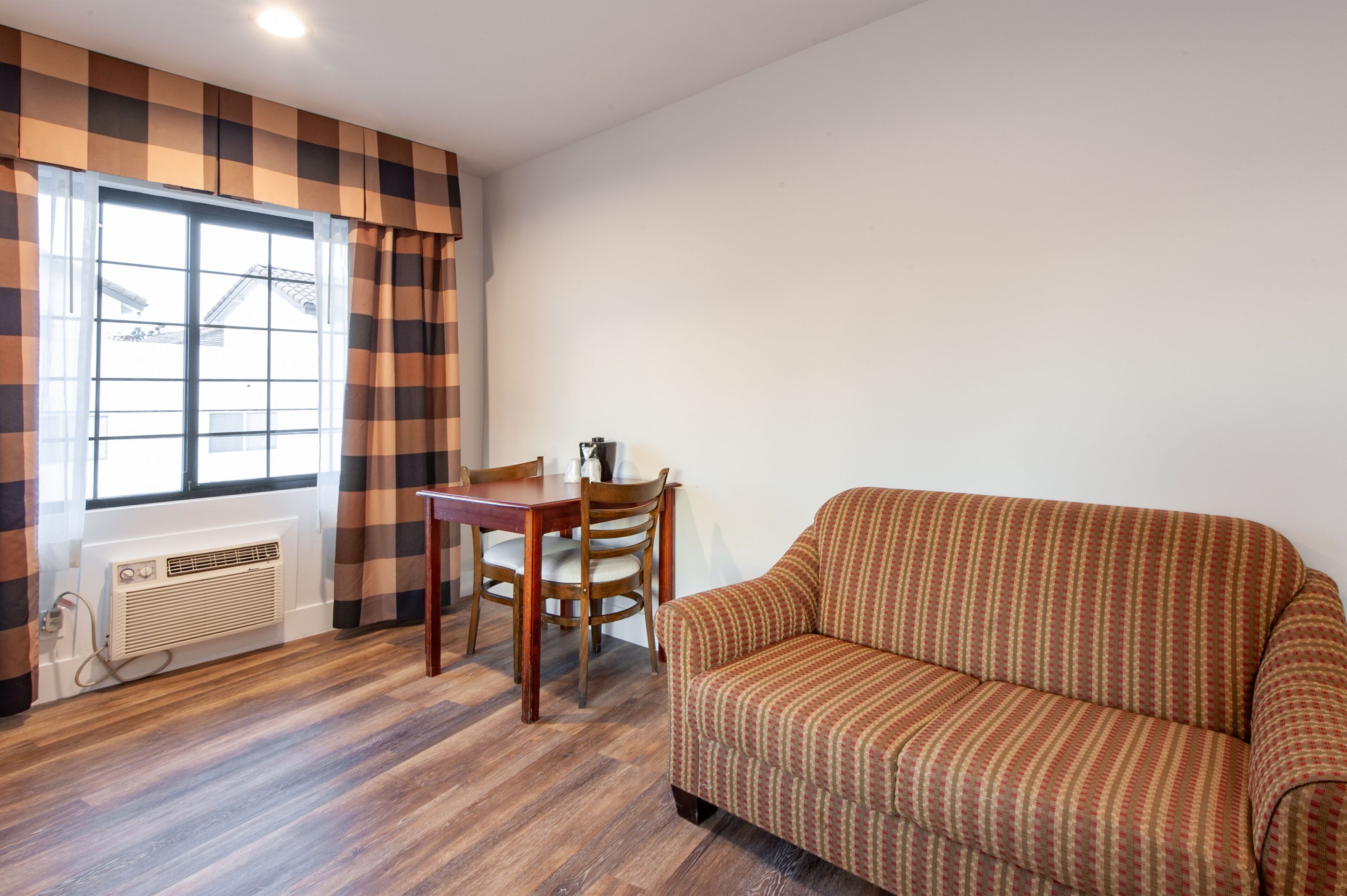 Foto - Studio City Court Yard Hotel