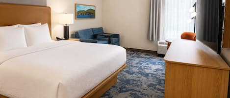 One king study sofabed non smoking | Premium bedding, iron/ironing board, WiFi (free), bed sheets