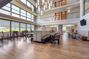 Lobby - Drury Inn & Suites Paducah (Paducah)