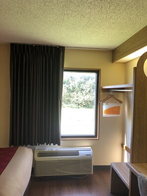 Schreibtisch, Wecker