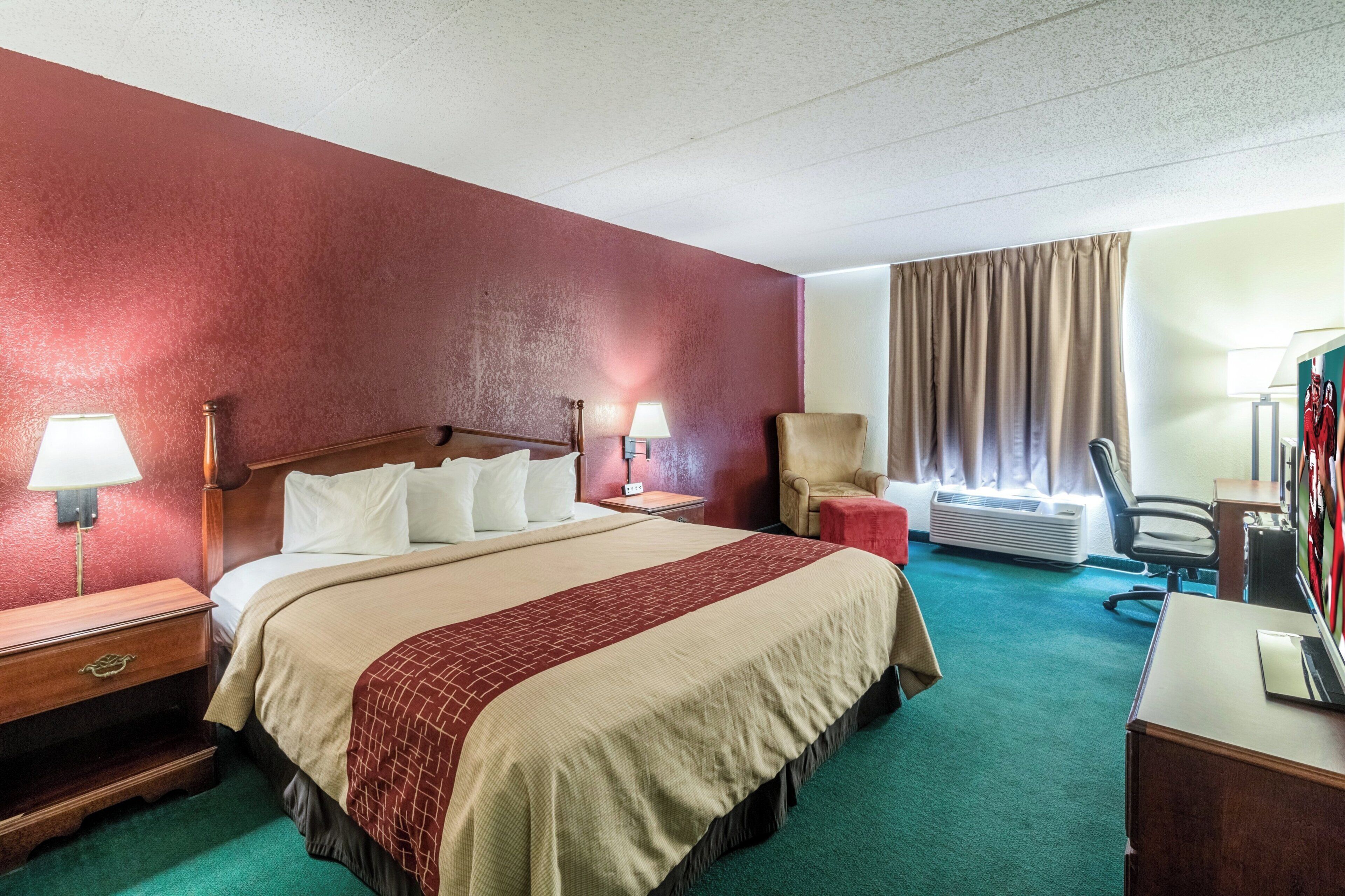 Superior Room, 1 King Bed, Non Smoking | Desk, blackout drapes, iron/ironing board, cribs (free)