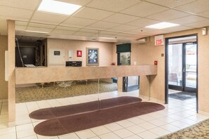 Lobby - Red Roof Inn Morehead (Morehead)