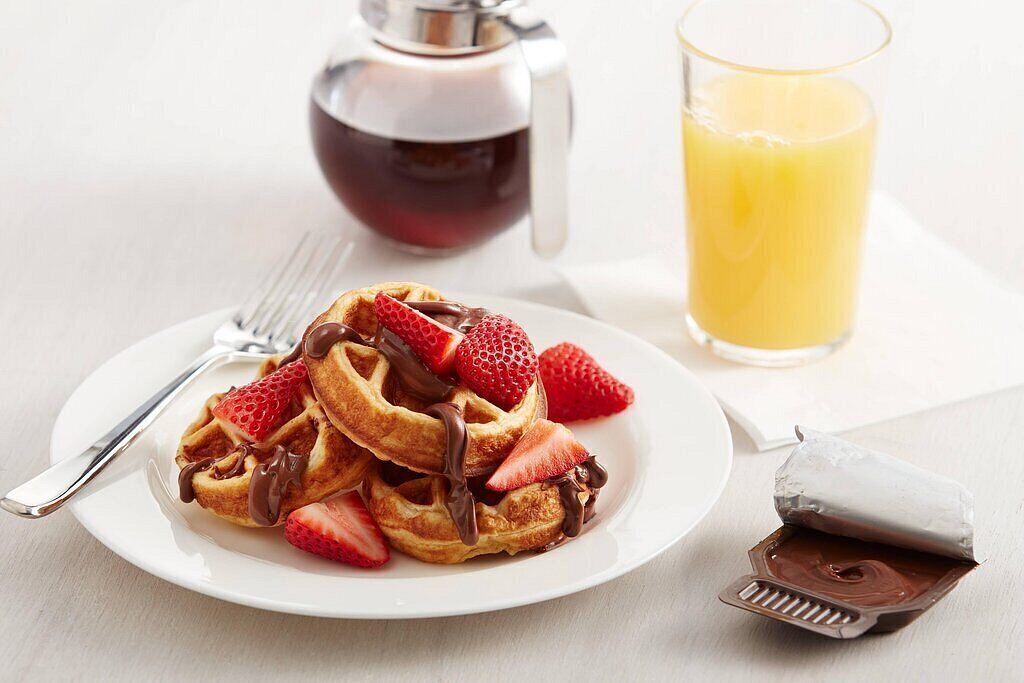 free daily full breakfast