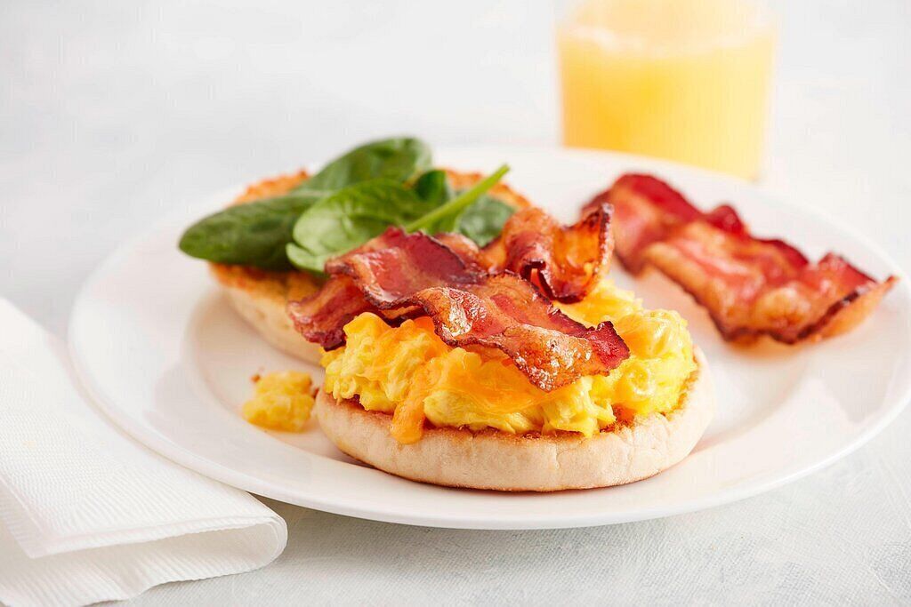 free daily full breakfast