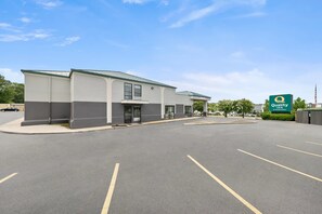 Exterior - Quality Inn Auburn Campus Area I-85 (Auburn)