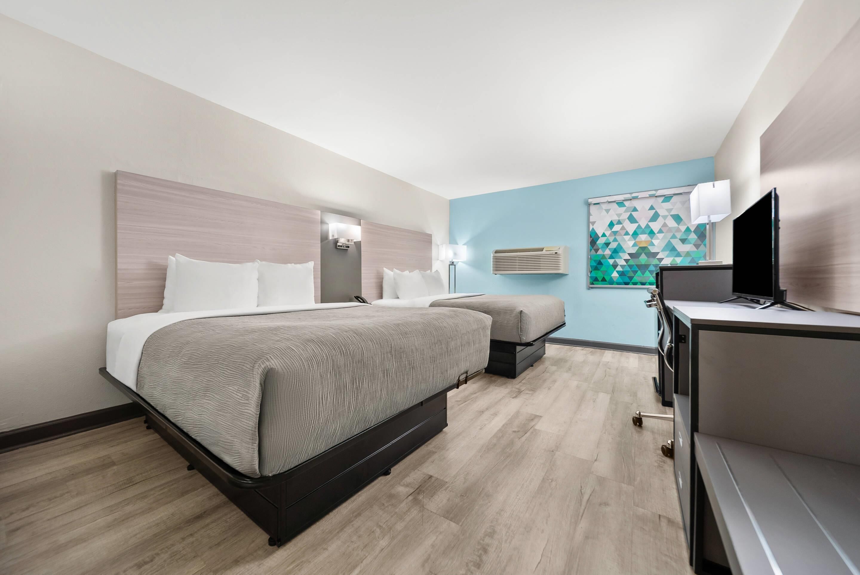 低過敏寢具、客房內保險箱、書桌、筆電工作空間