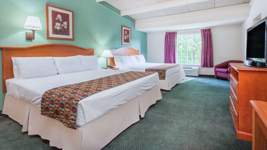 Days Inn & Suites by Wyndham Lexington