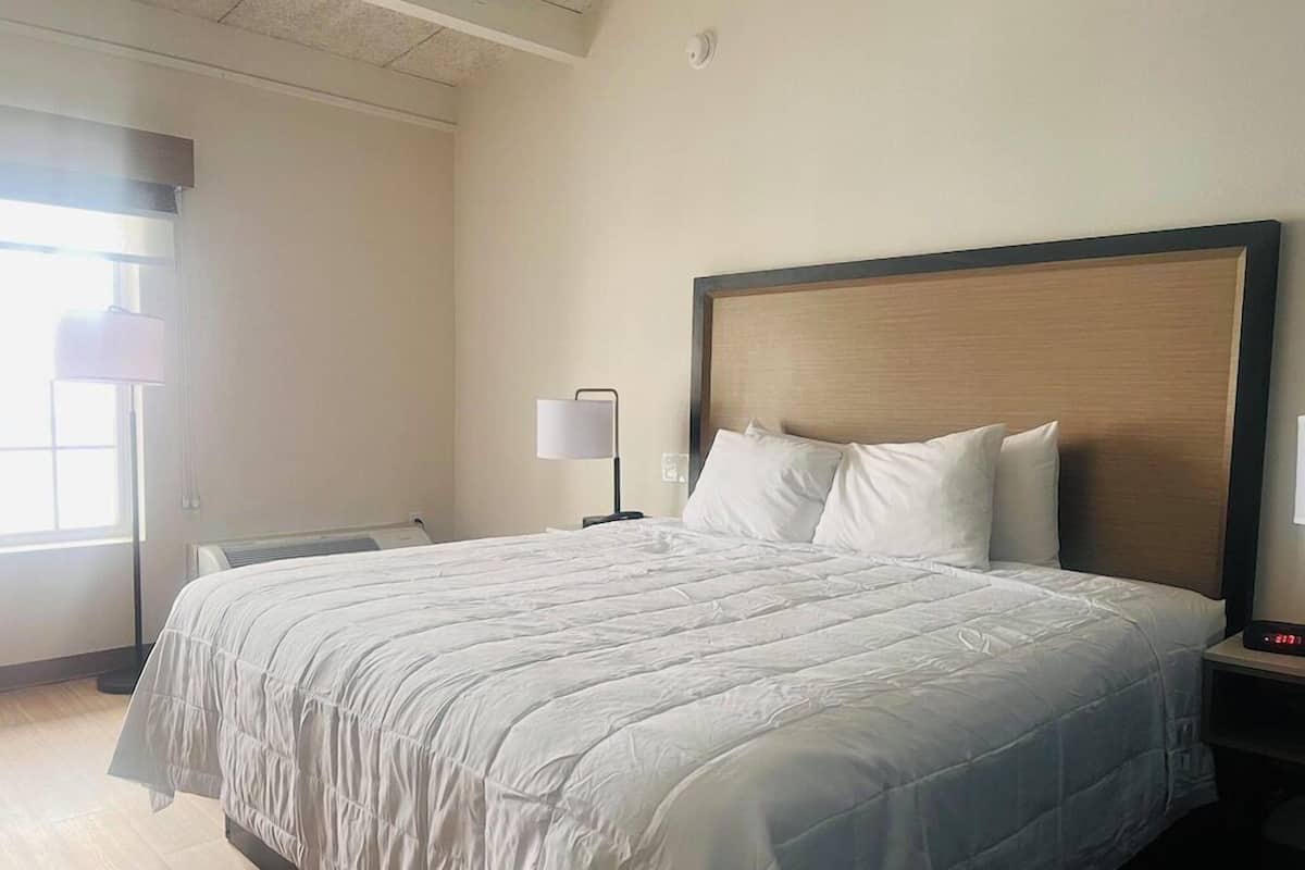 Desk, free cots/infant beds, rollaway beds, free WiFi