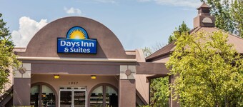 Days Inn & Suites by Wyndham Lexington