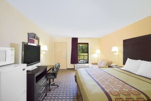 Upgraded, Habitación Deluxe, 1 cama de matrimonio grande, no fumadores | Caja fuerte, escritorio, tabla de planchar con plancha y cunas gratuitas