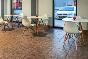 Dining - Days Inn by Wyndham Atmore (Atmore)