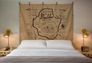 Premium bedding, pillowtop beds, in-room safe, desk - Basecamp Boulder (Boulder)