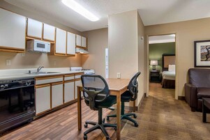 Desk, iron/ironing board, free WiFi, bed sheets