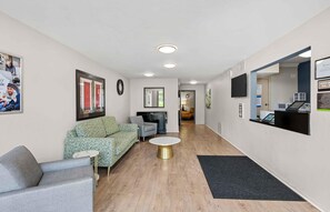 Lobby - Extended Stay America Suites Fort Wayne North (Fort Wayne)