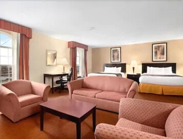 Suite (2 Queen Beds & 1 Sofa Bed)