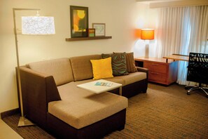 32-inch Smart TV with satellite channels, TV, Netflix - Residence Inn by Marriott Cincinnati Airport Erlanger (Erlanger)