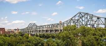Holiday Inn Express & Suites Cincinnati Riverfront by IHG