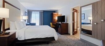 Holiday Inn Express & Suites Cincinnati Riverfront by IHG