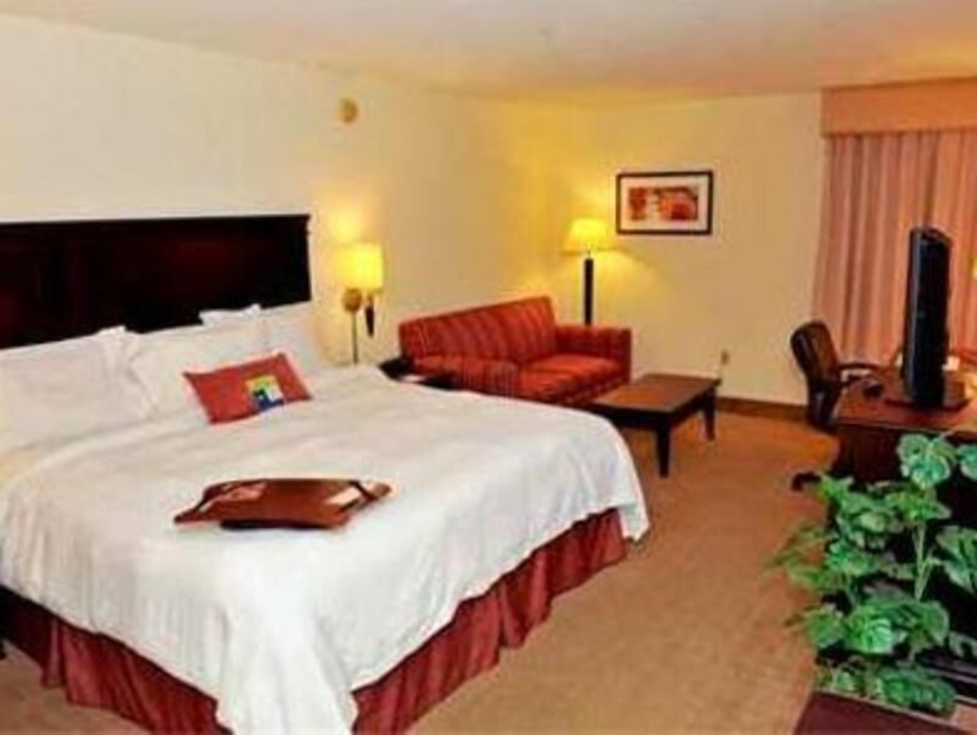 Down comforters, in-room safe, desk, iron/ironing board