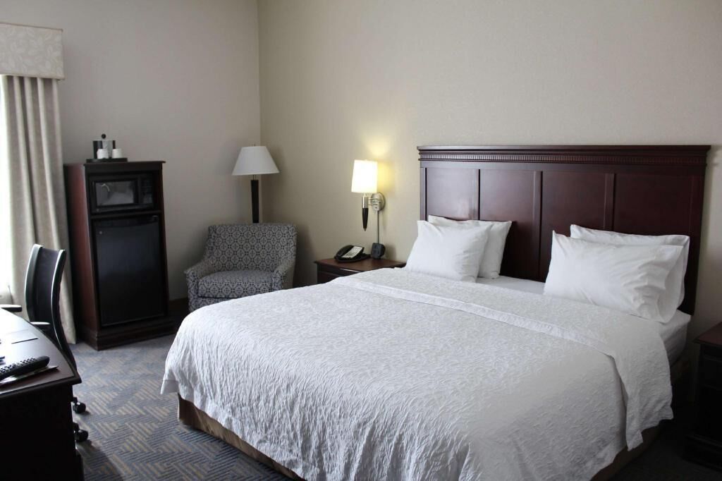 Down comforters, in-room safe, desk, iron/ironing board