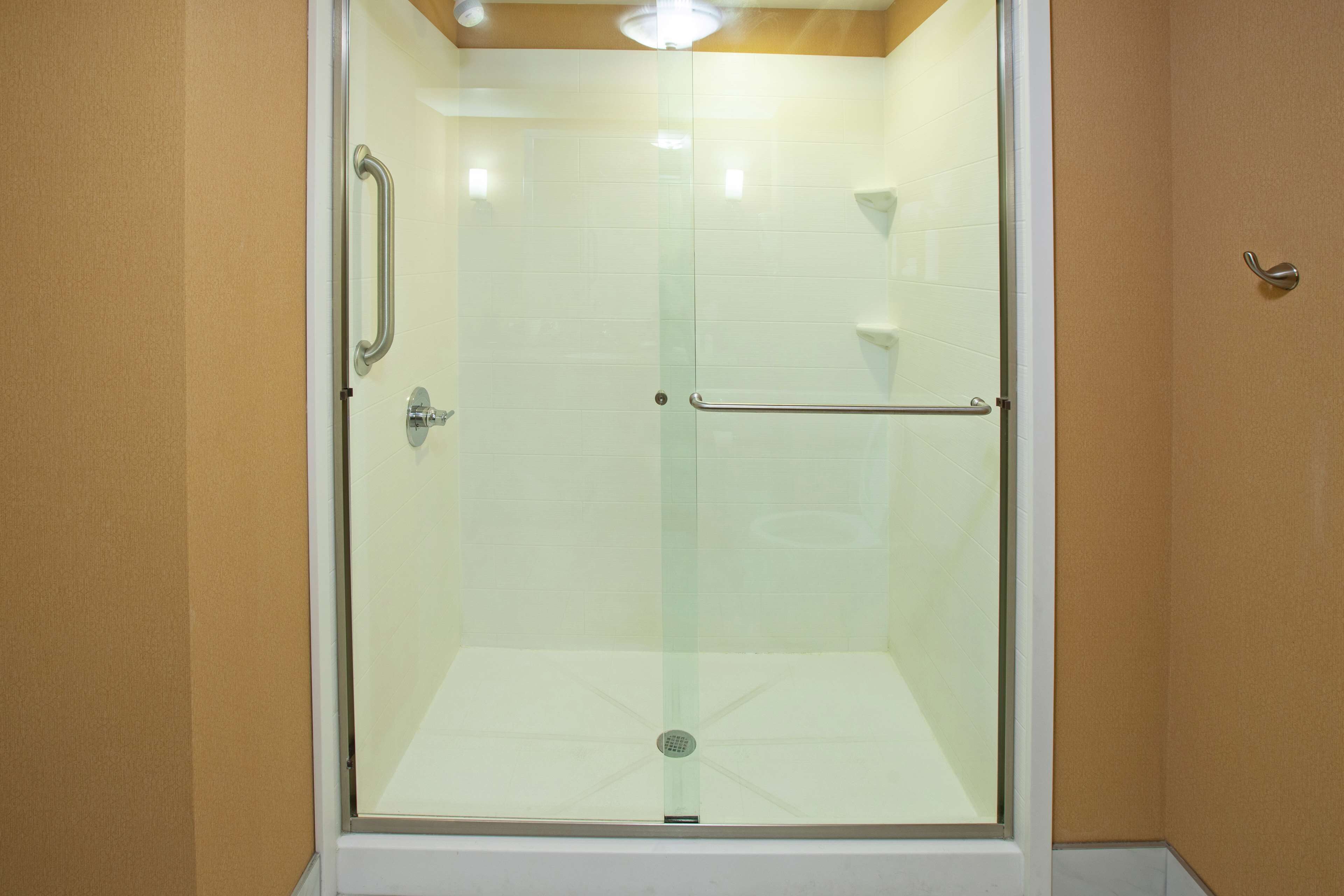 designer toiletries, towels