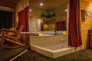 Bathroom shower - POSTMARC Hotel and Spa Suites (South Lake Tahoe)
