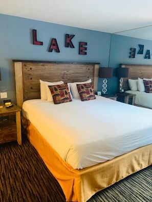 Premium bedding, down duvets, individually decorated - POSTMARC Hotel and Spa Suites (South Lake Tahoe)