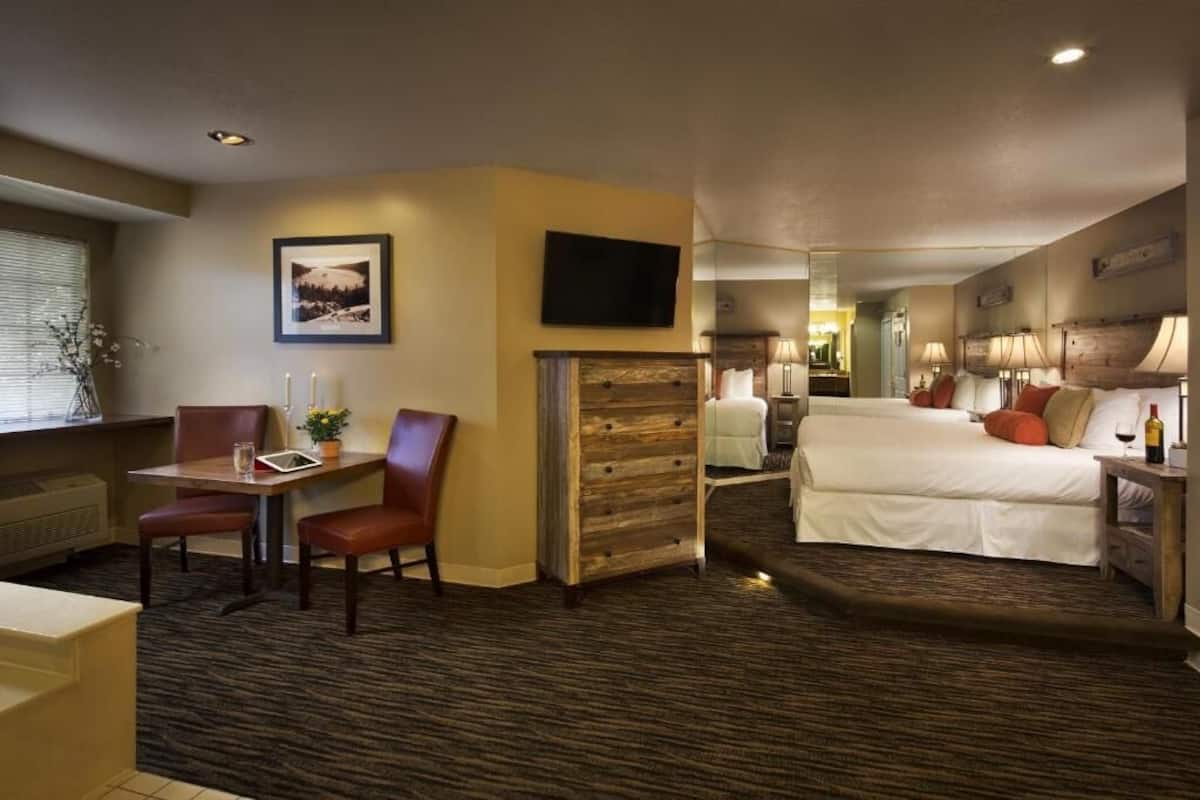 Suite, 1 kingsize bed (Spa) | Luxe beddengoed, donsdekens, individueel gedecoreerd