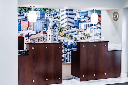 La Quinta Inn & Suites by Wyndham Evansville