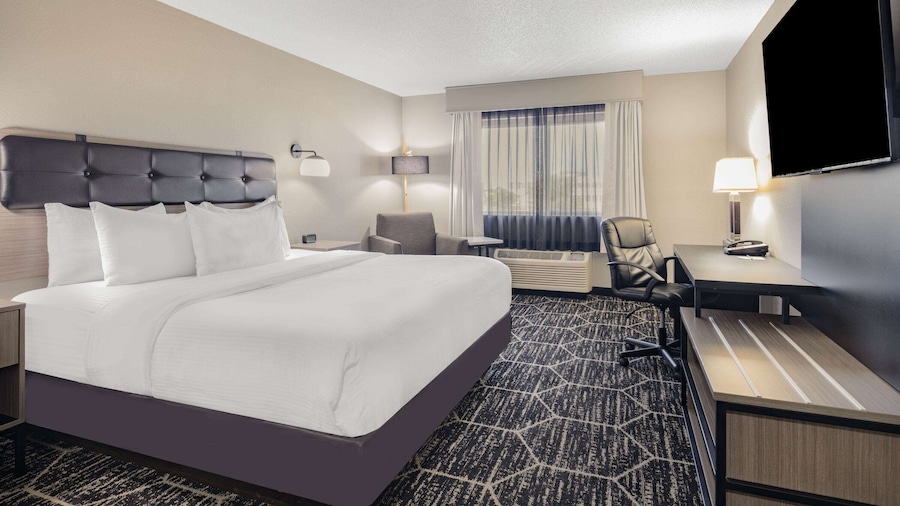 La Quinta Inn & Suites by Wyndham Evansville