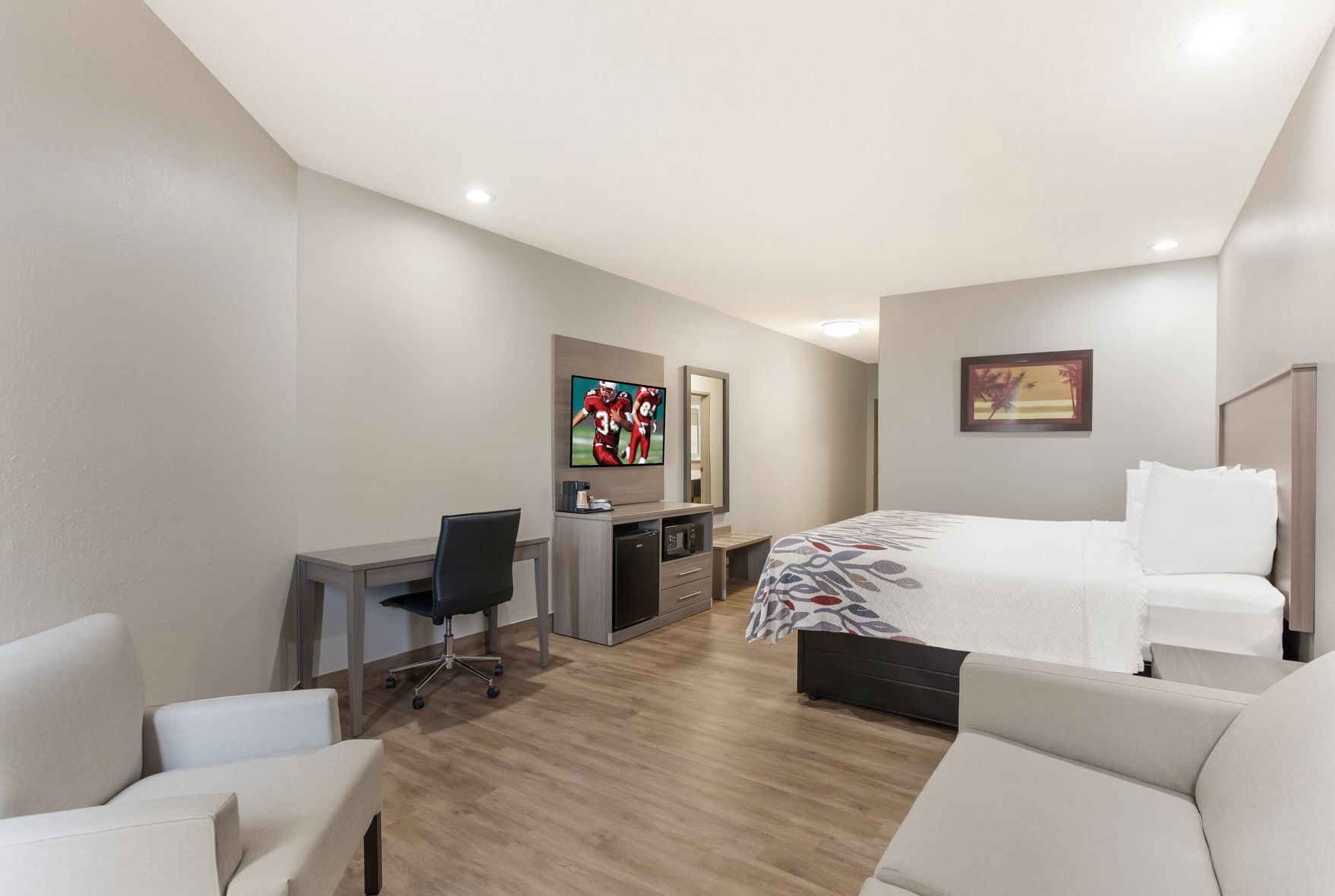 Desk, iron/ironing board, free cots/infant beds, rollaway beds