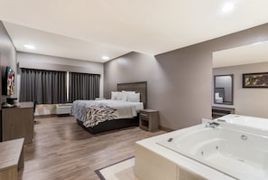 Suite, 1 Tempat Tidur King, Bebas Asap Rokok, jet tub | Meja kerja, setrika/meja setrika, dan tempat tidur bayi gratis