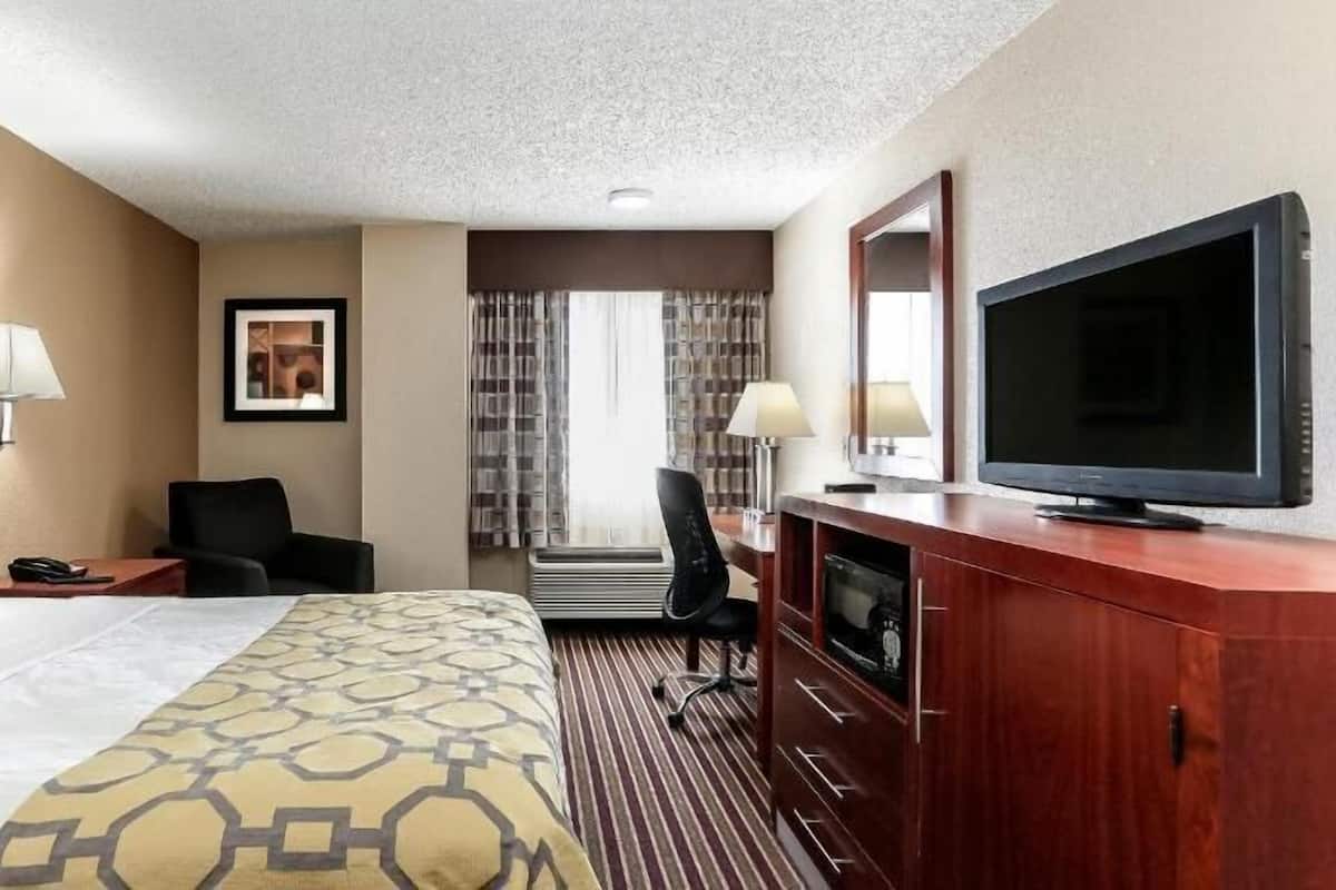 Premium bedding, down comforters, desk, blackout drapes